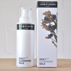 Daily Cleansing Milk Team Dr Joseph